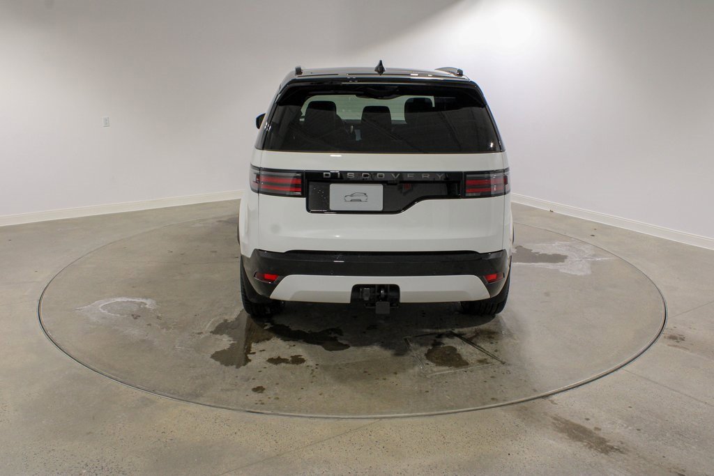 New 2026 Land Rover Discovery Dynamic SE image 4