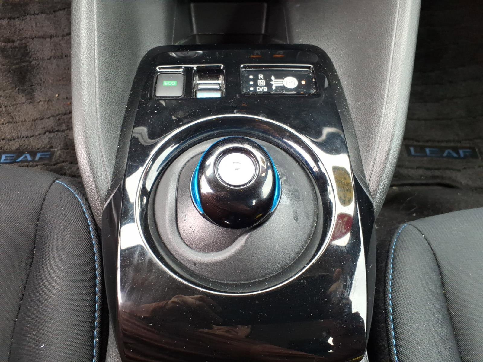 Used 2019 Nissan Leaf SV w/ SV Technology Package image 12