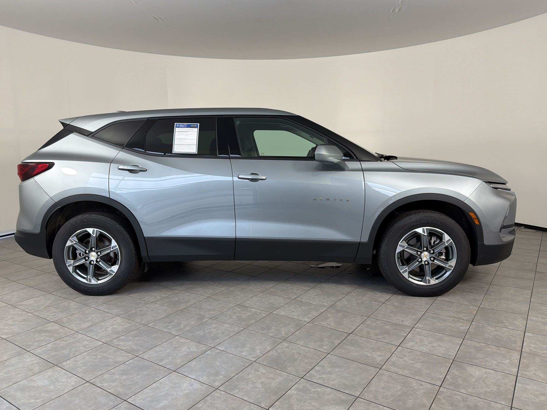 Used 2025 Chevrolet Blazer LT AWD/4WD image 8