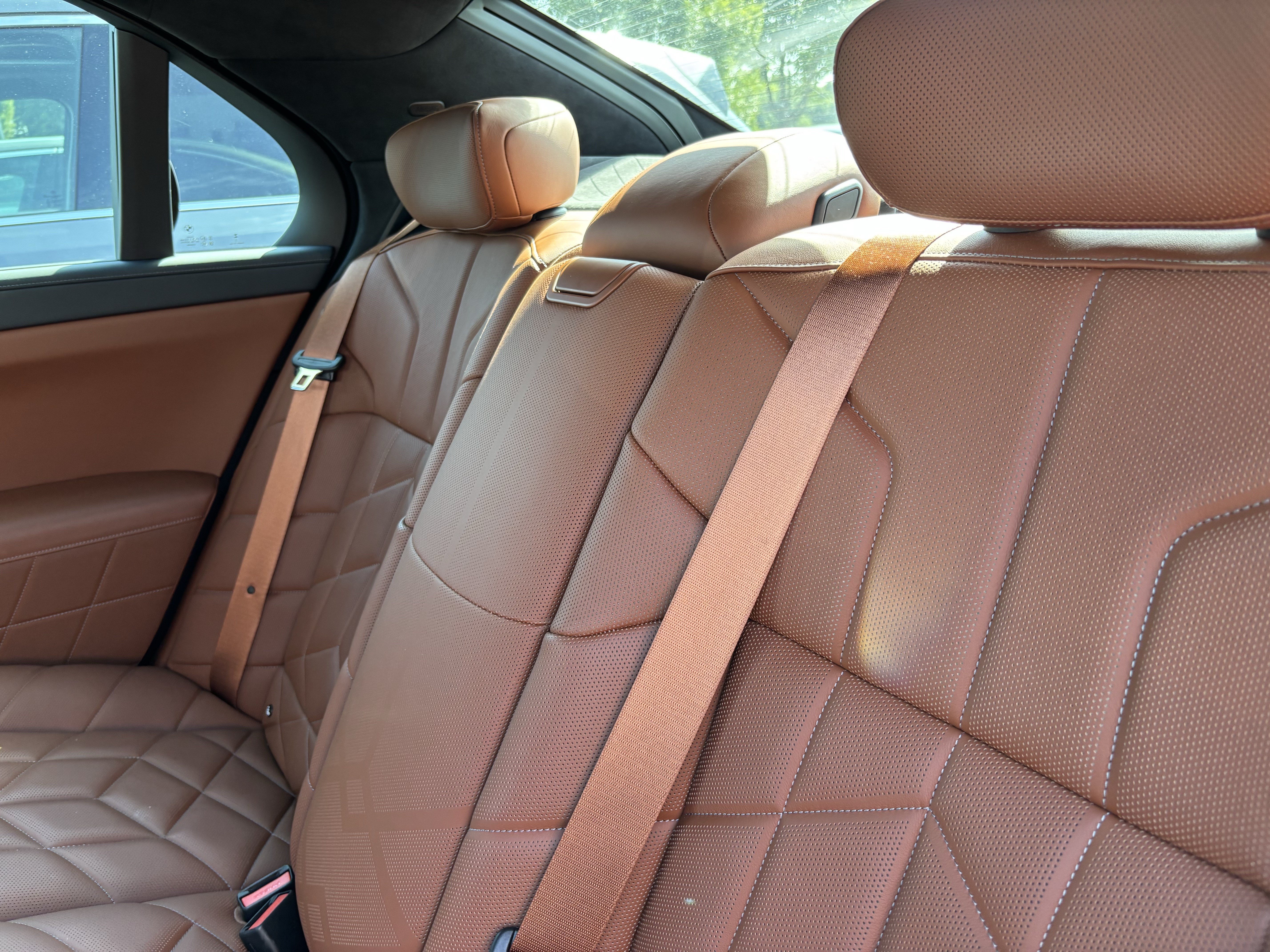 Certified 2025 BMW 750e xDrive w/ Executive Package AWD/4WD image 32