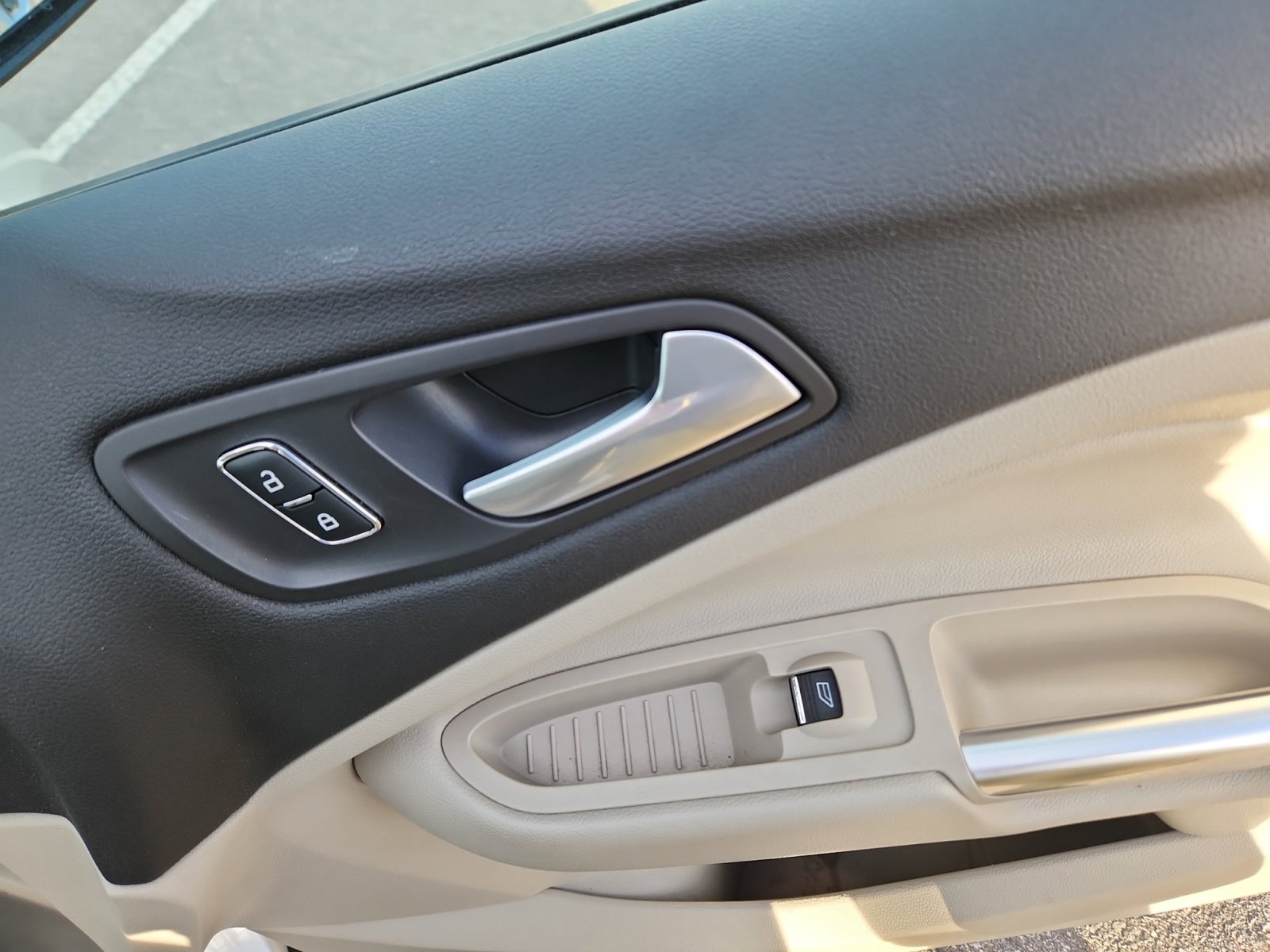 Used 2013 Ford C-MAX SE image 17