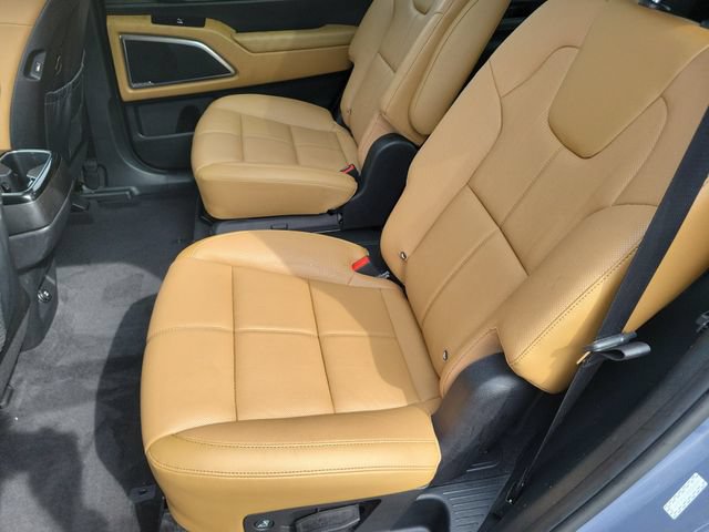 Used 2022 Kia Telluride SX w/ Towing Package FWD image 11