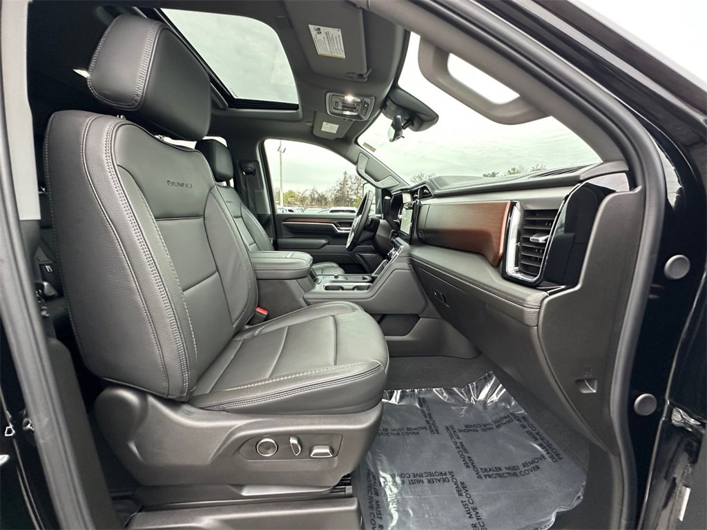 Used 2025 GMC Sierra 2500 Denali image 25