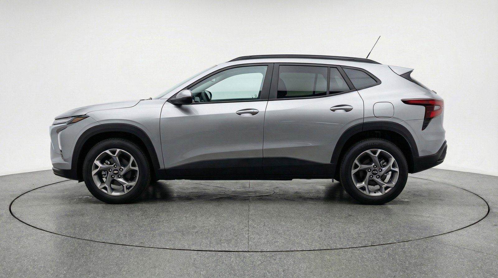 Used 2025 Chevrolet Trax LT w/ LT Convenience Package FWD image 5