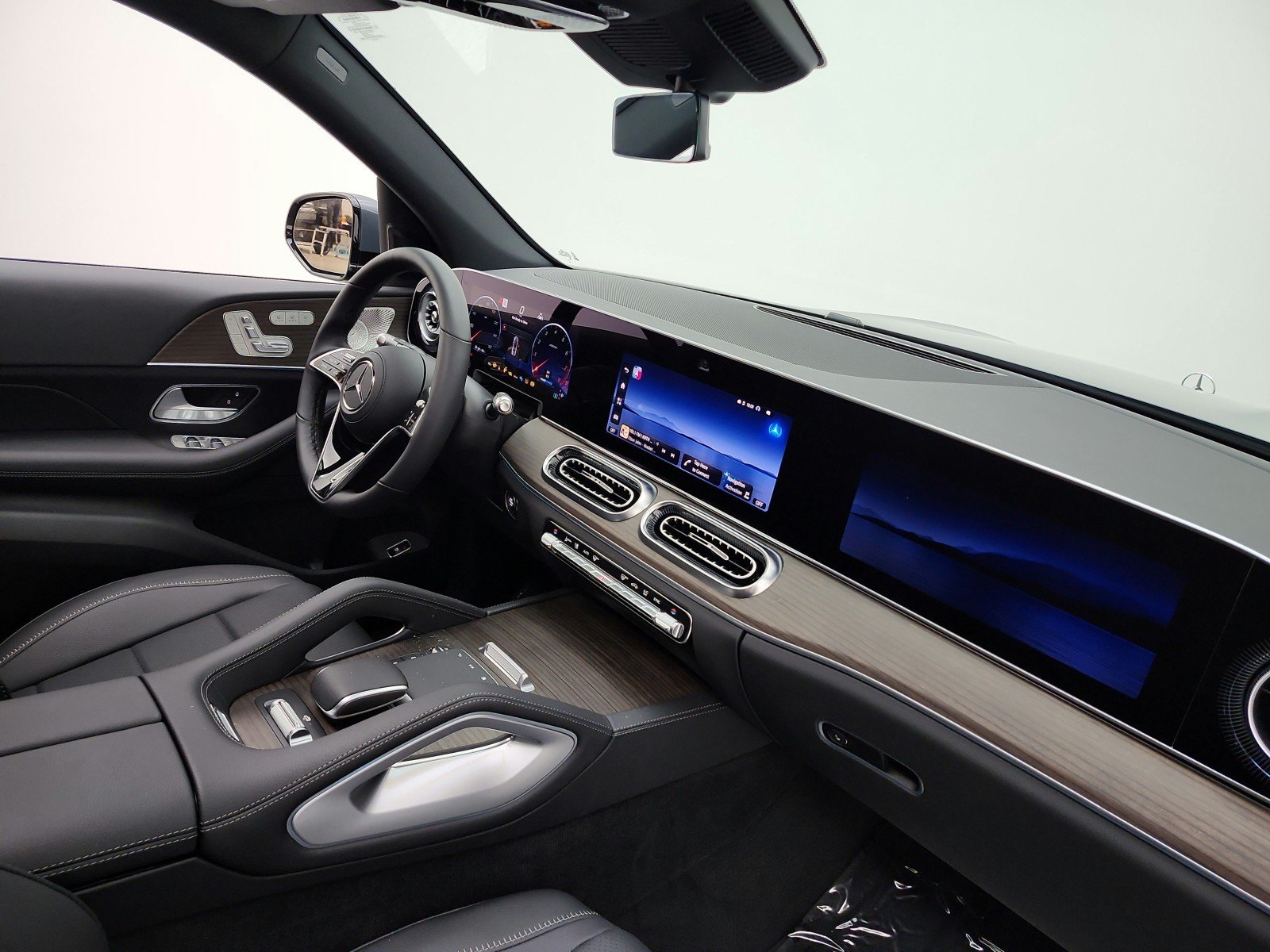 New 2027 Mercedes-Benz GLS 450 4MATIC image 14