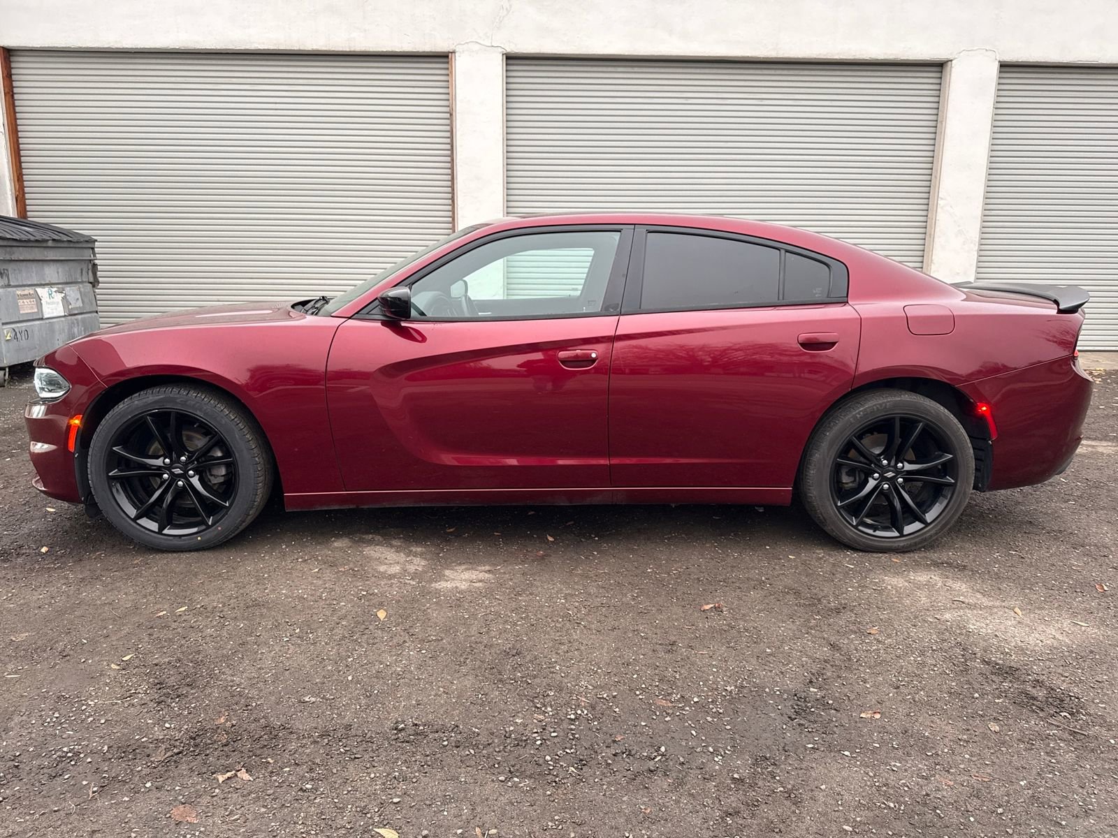 Used 2018 Dodge Charger SXT w/ Blacktop Package image 2