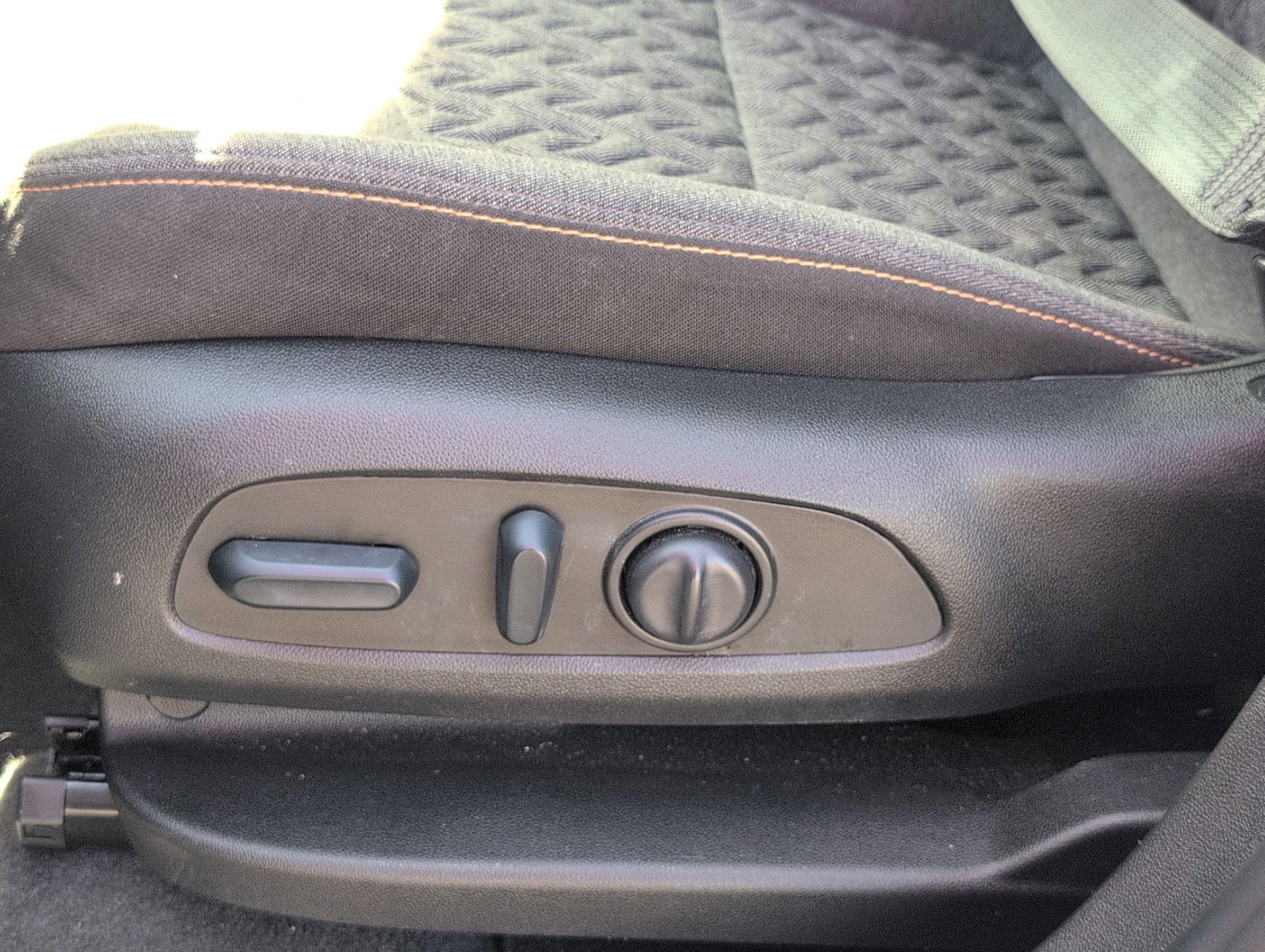 Certified 2024 Chevrolet Equinox LT FWD image 14