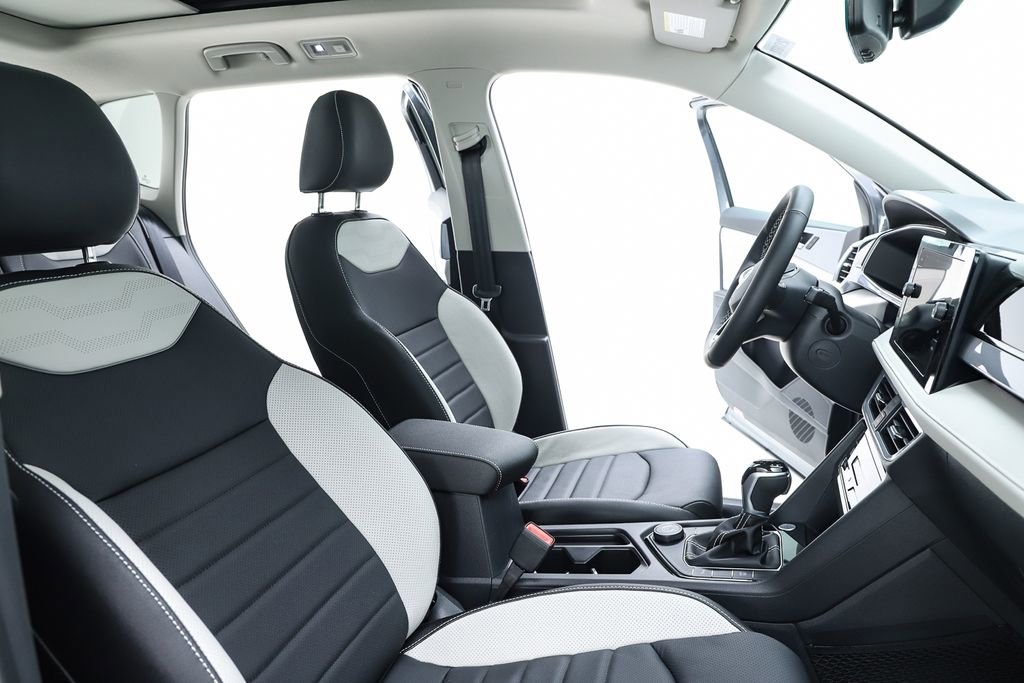 New 2025 Volkswagen Taos SEL image 36