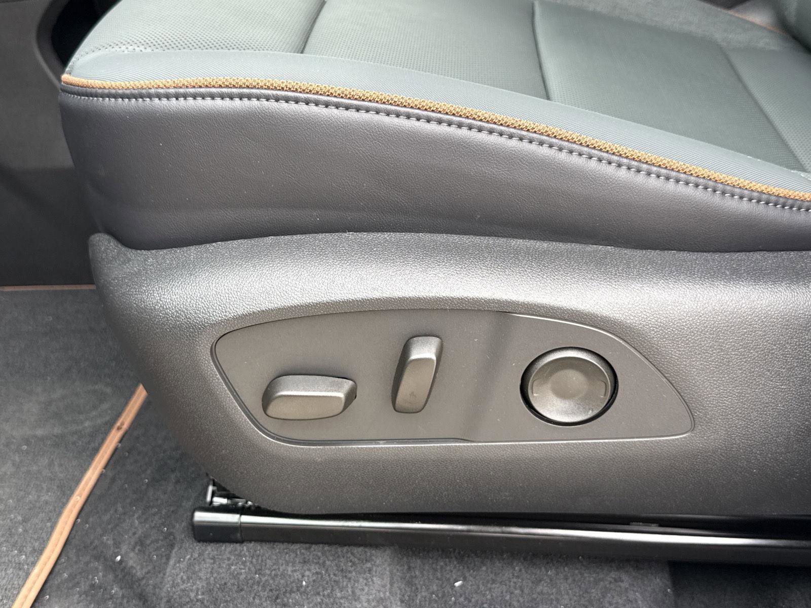 New 2026 GMC Acadia AT4 w/ Super Cruise Package image 25