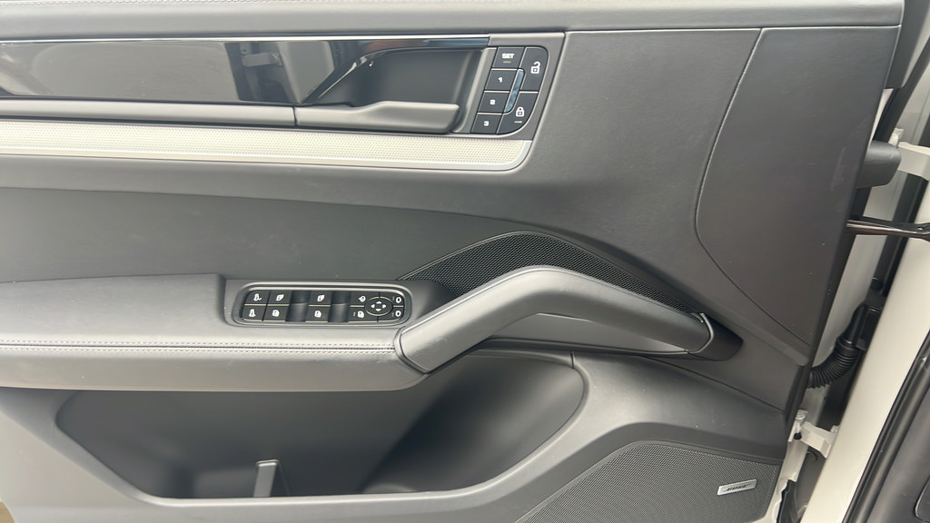 New 2026 Porsche Cayenne Coupe AWD/4WD image 22
