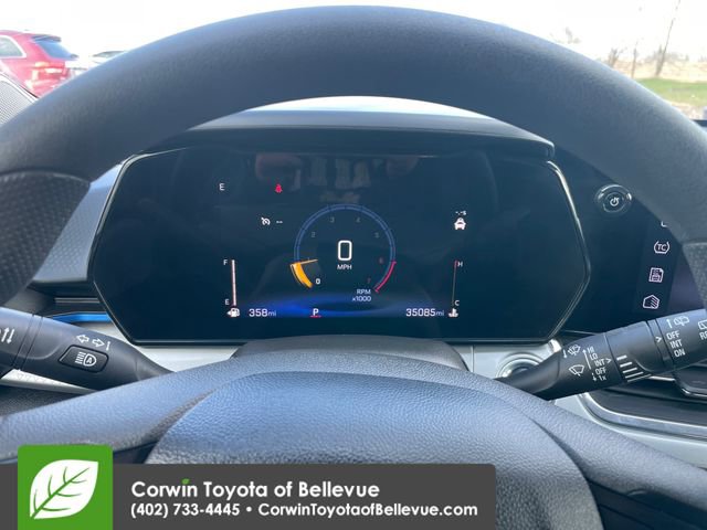 Used 2025 Chevrolet Trax LT FWD image 9