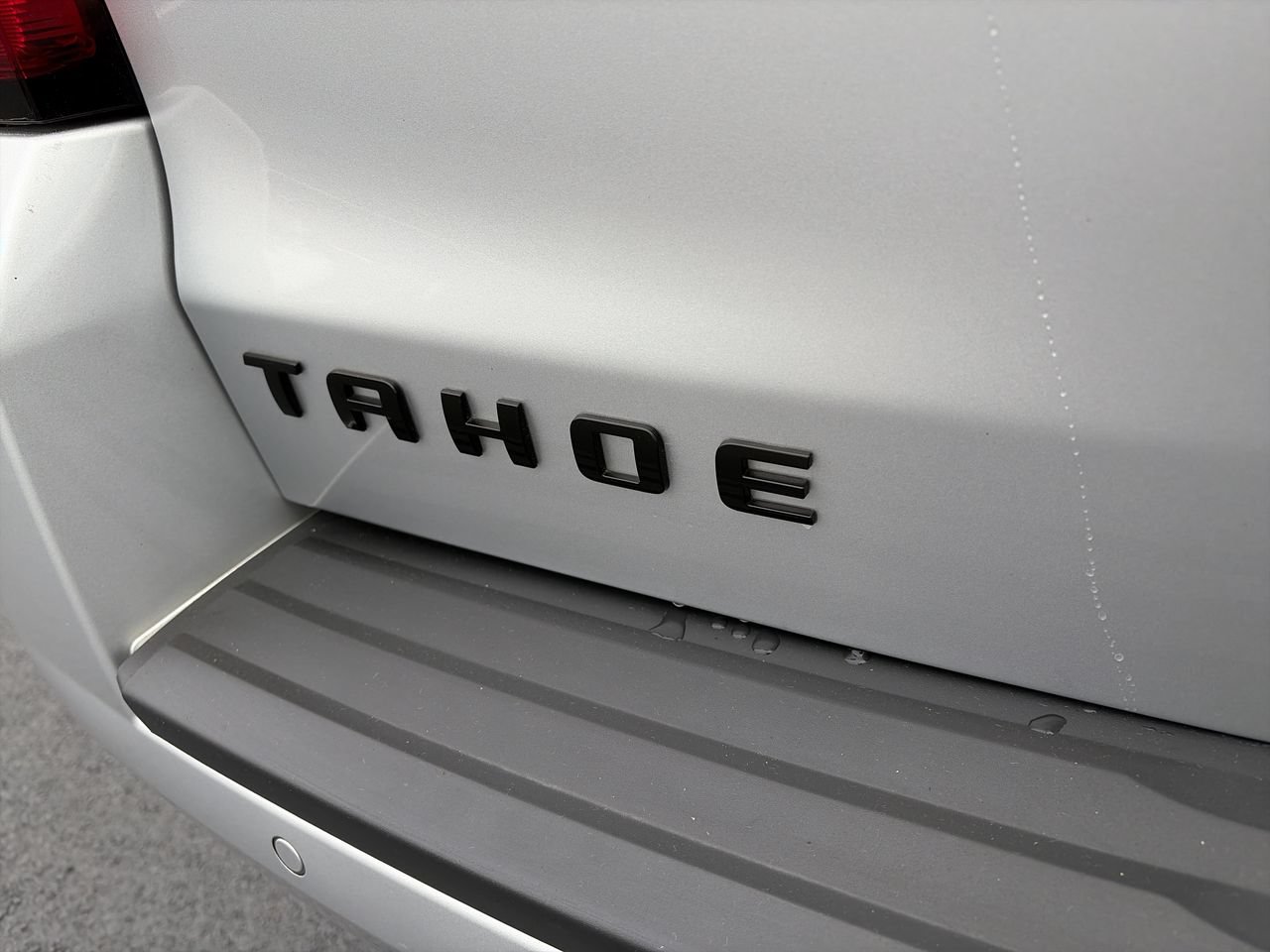 Used 2018 Chevrolet Tahoe Premier w/ RST 6.2L Performance Edition AWD/4WD image 11