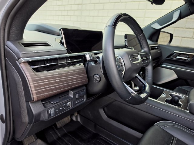Used 2024 GMC Sierra EV Denali AWD/4WD image 31