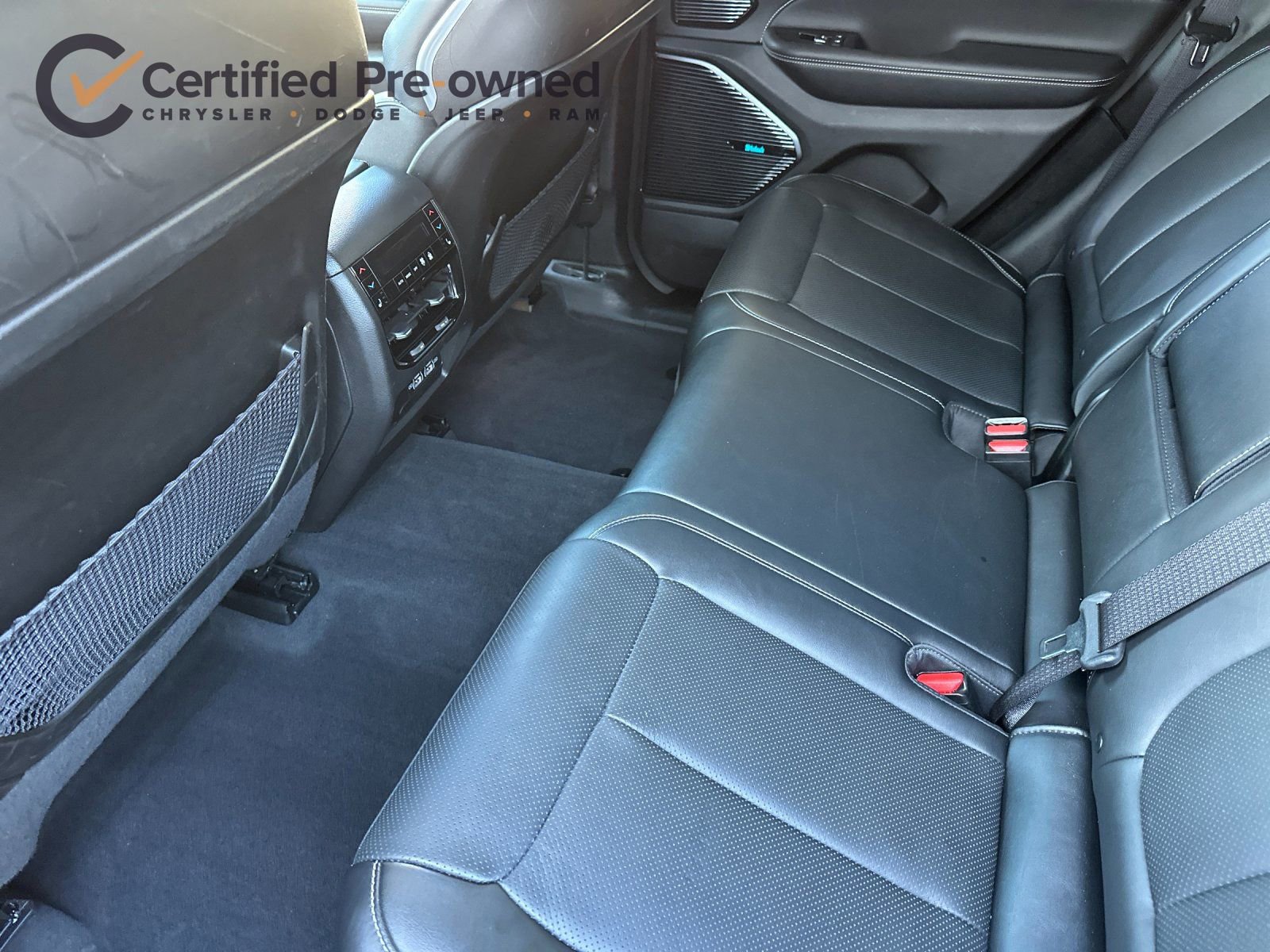 Used 2023 Jeep Grand Cherokee Overland w/ Advanced Protech Group III AWD/4WD image 13