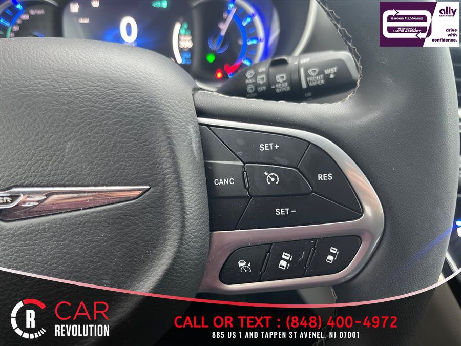 Used 2024 Chrysler Pacifica Limited FWD image 26