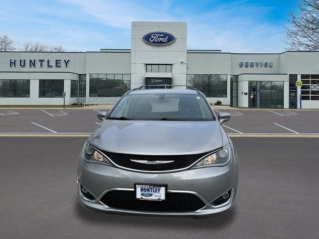 Used 2017 Chrysler Pacifica Touring-L image 3