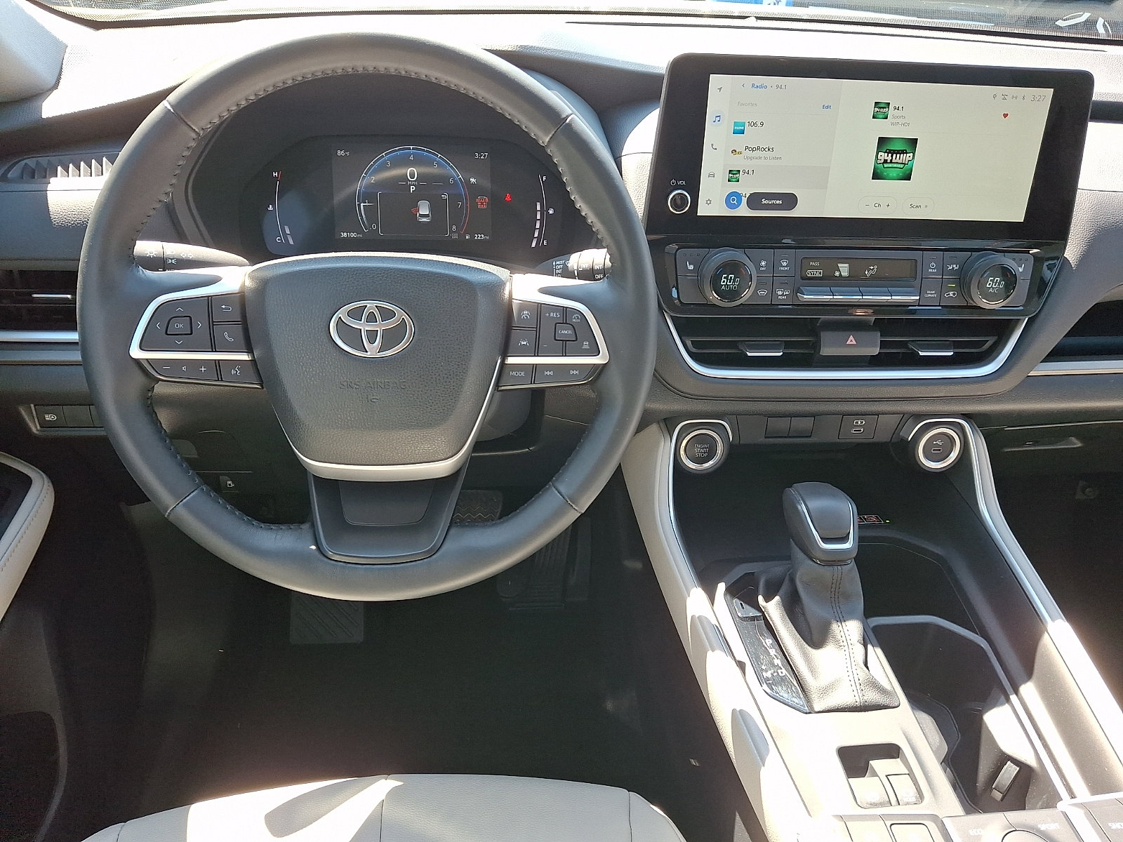 Used 2024 Toyota Grand Highlander AWD image 10