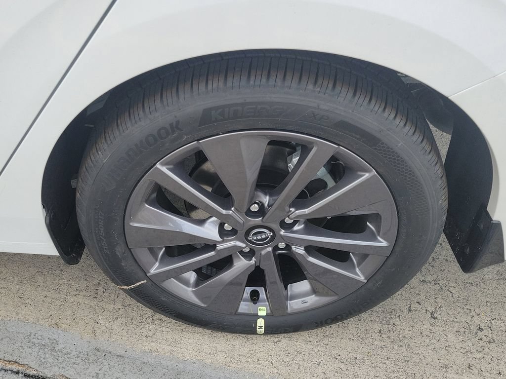 New 2026 Nissan Sentra SL w/ Floor Mat Package FWD image 5