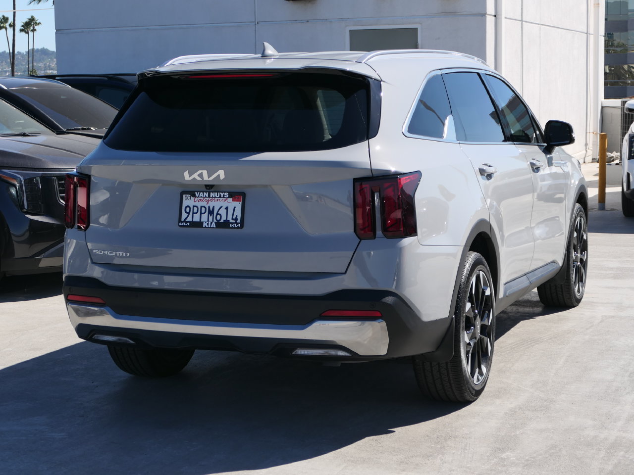 Certified 2025 Kia Sorento EX FWD image 3
