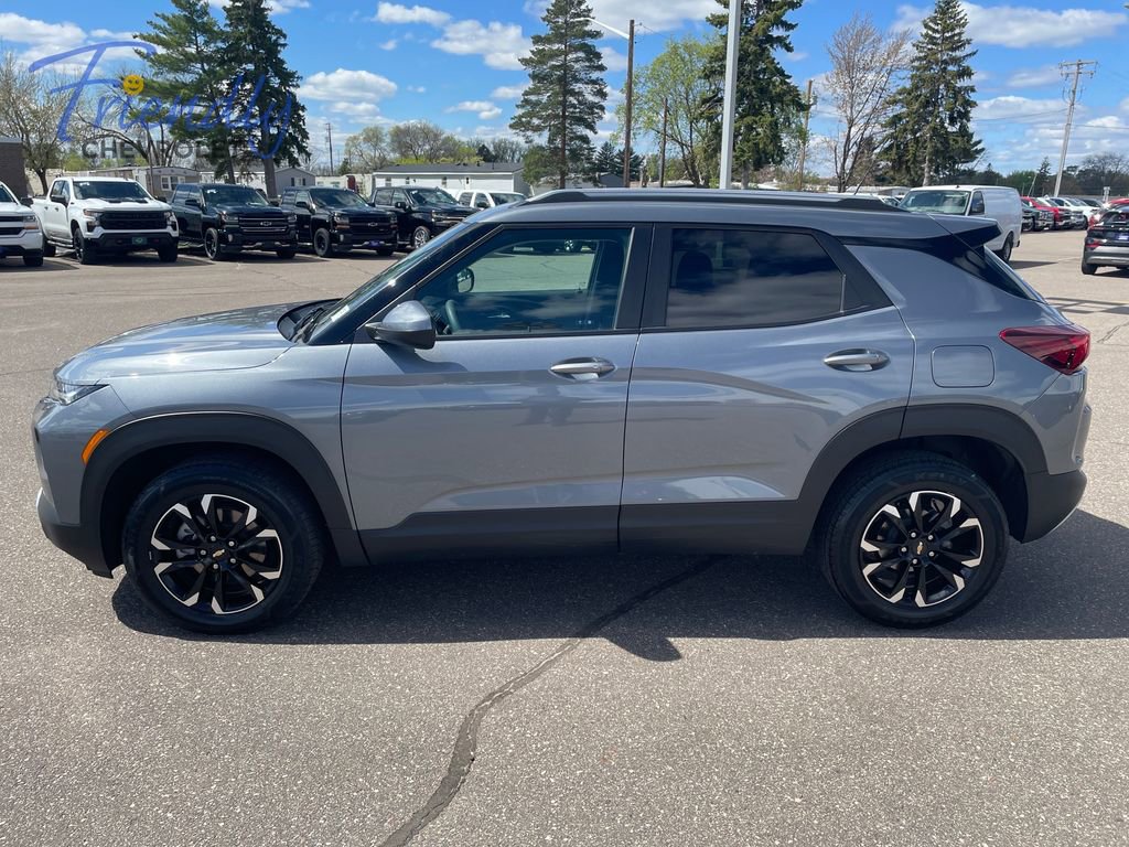 Used 2022 Chevrolet TrailBlazer LT w/ Convenience Package AWD/4WD image 2