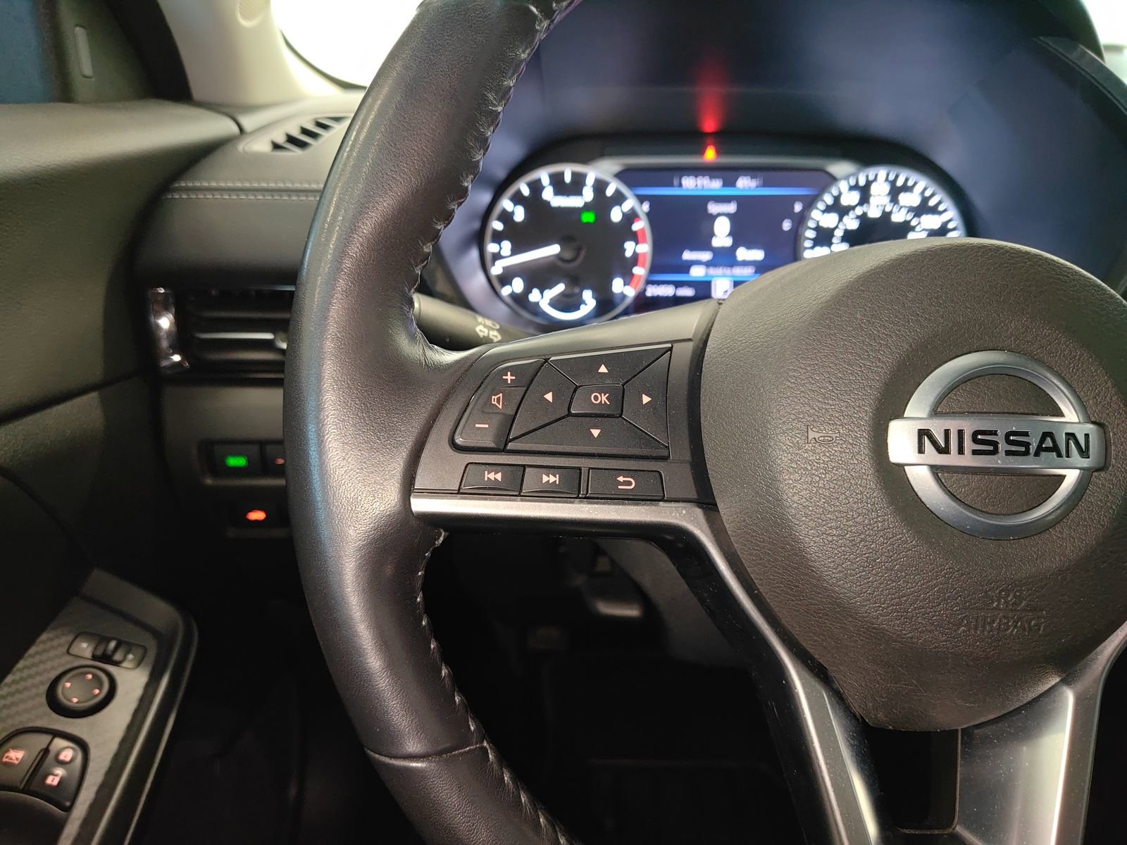 Used 2020 Nissan Sentra SV image 20