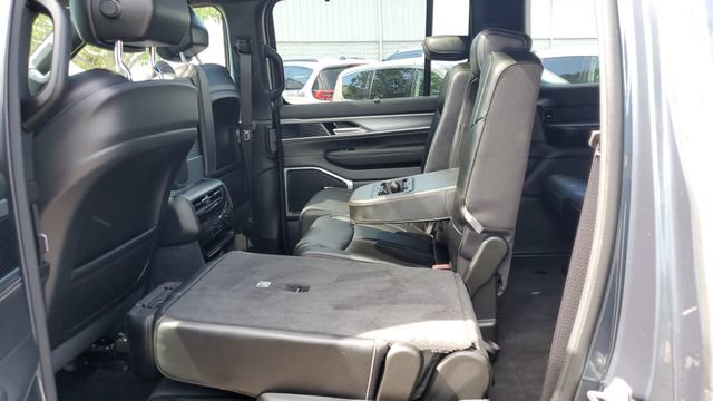 Used 2024 Jeep Wagoneer Series II w/ Convenience Group I AWD/4WD image 26