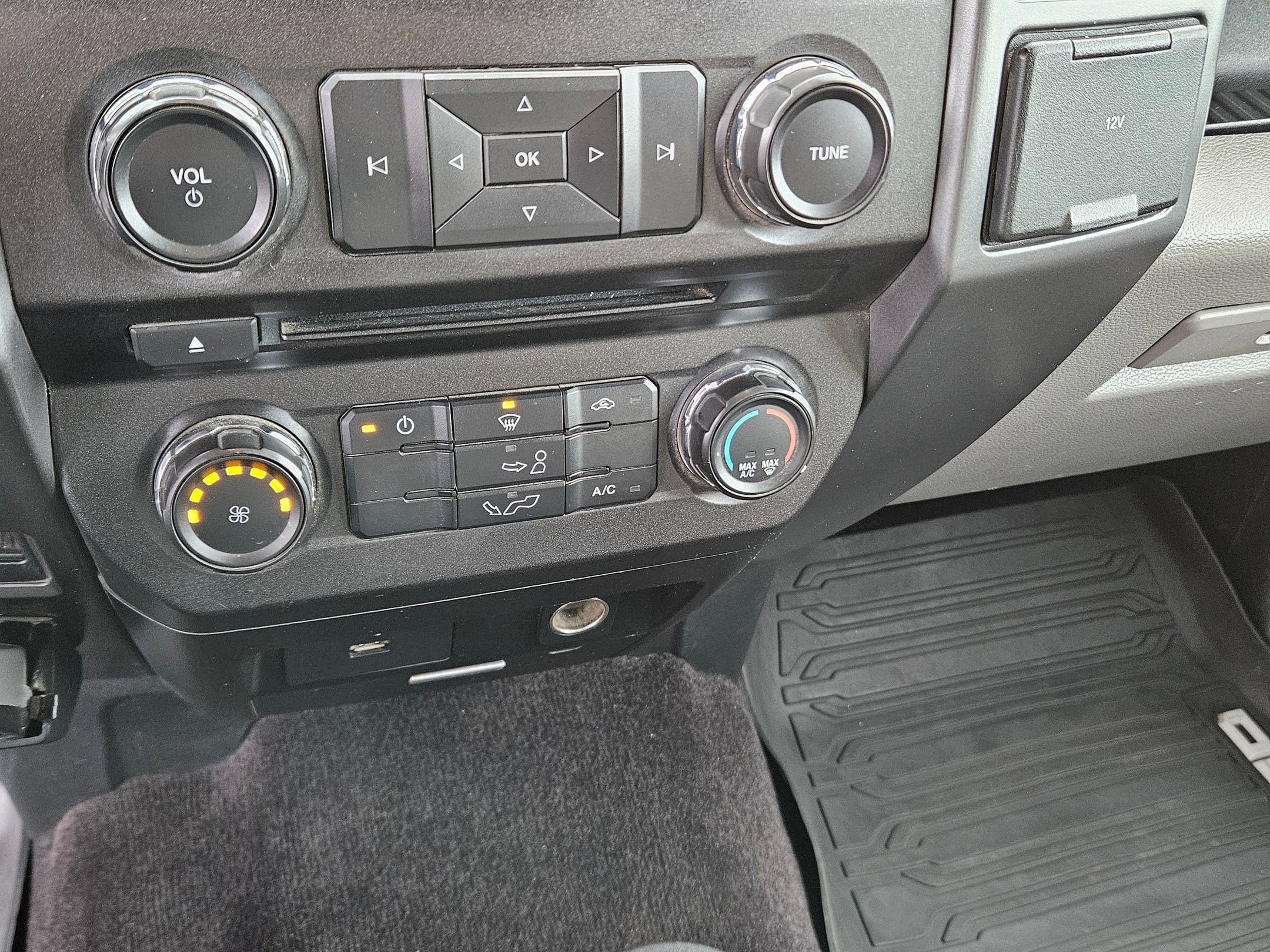 Used 2017 Ford F150 XLT image 27