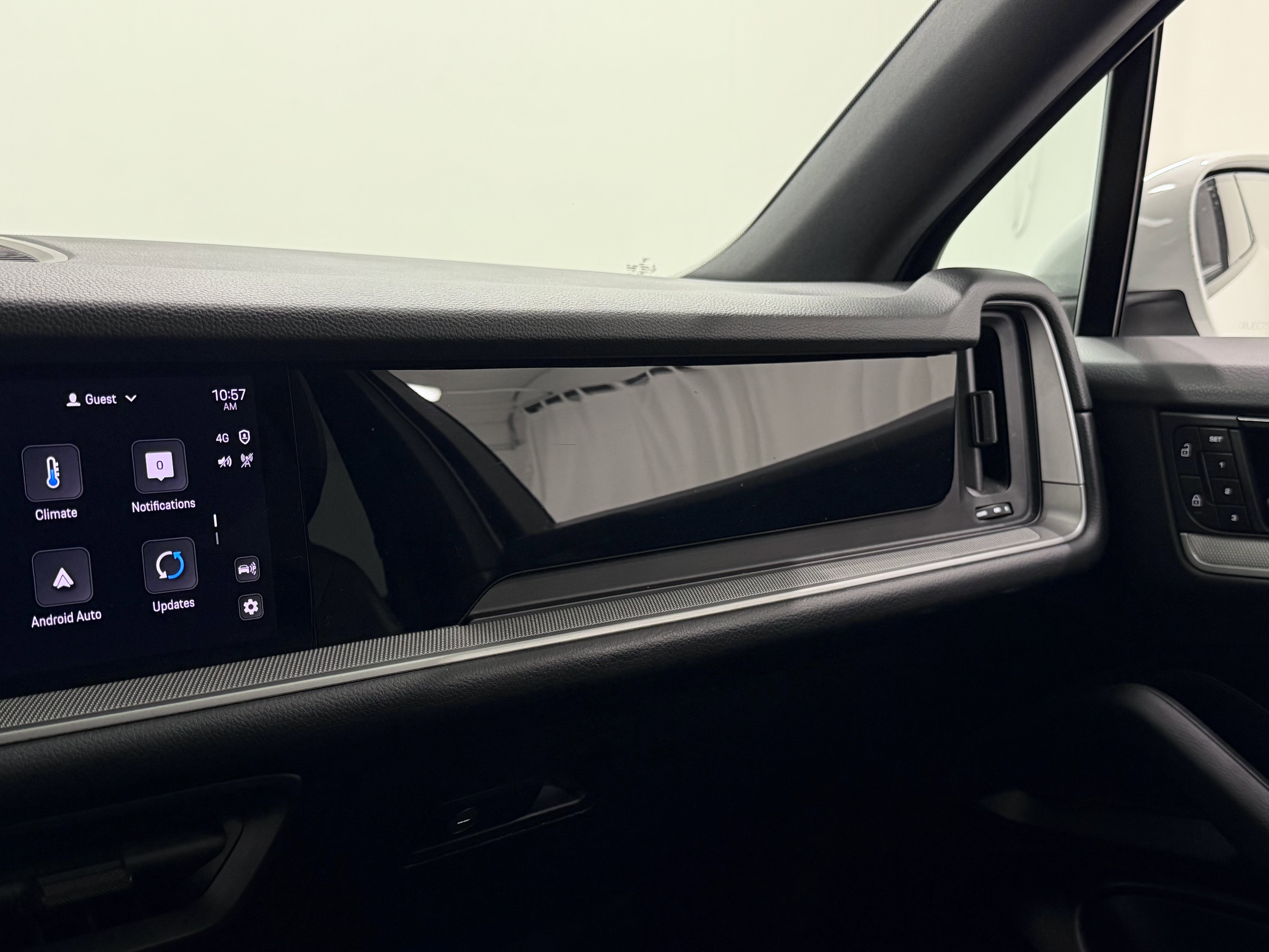 Certified 2025 Porsche Cayenne image 53