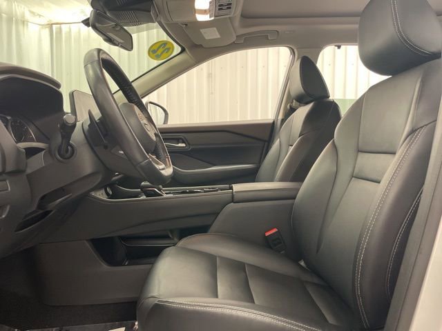 Used 2022 Nissan Rogue SL w/ SL Premium Package image 9