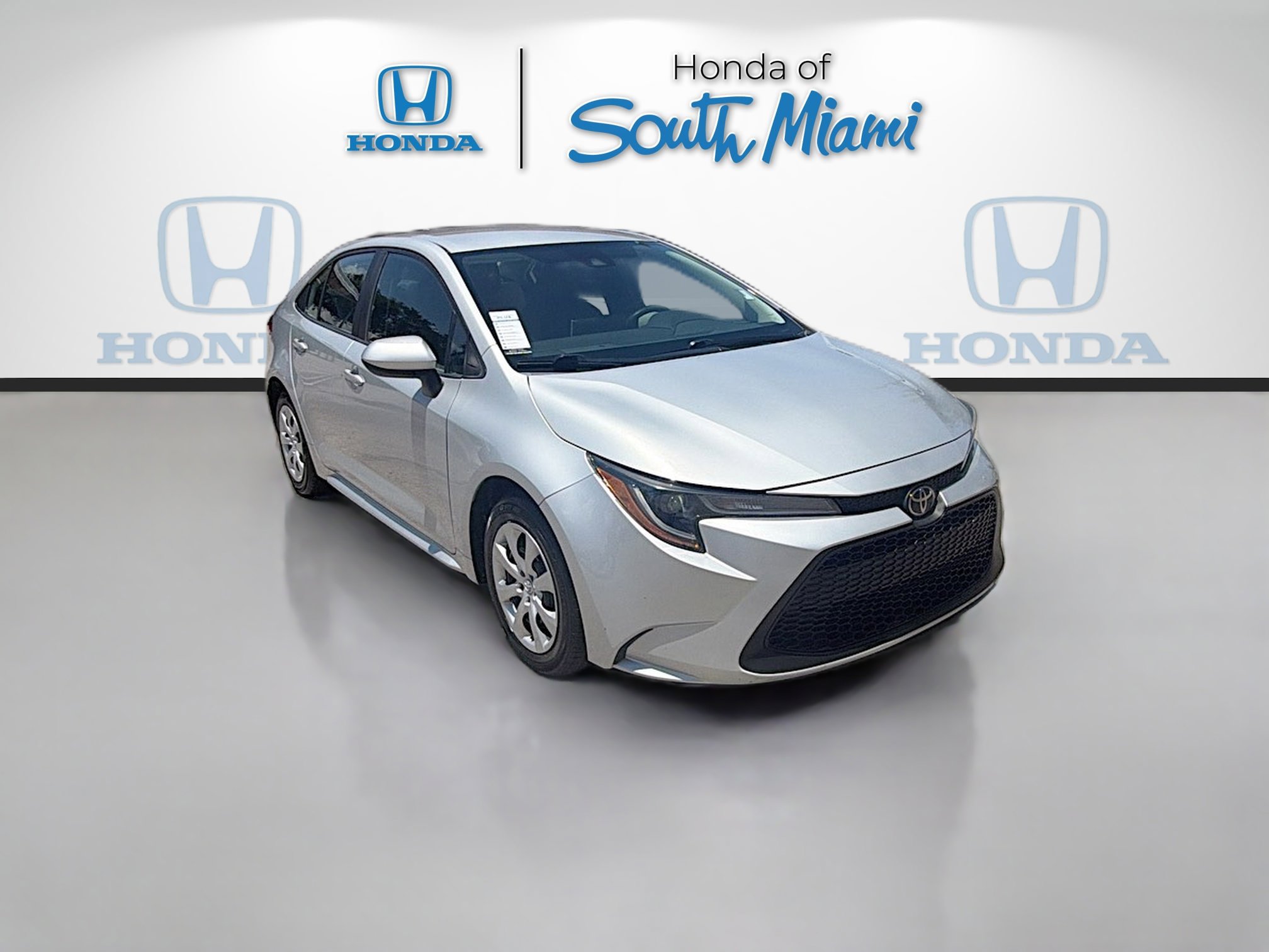 Used 2021 Toyota Corolla LE FWD image 1