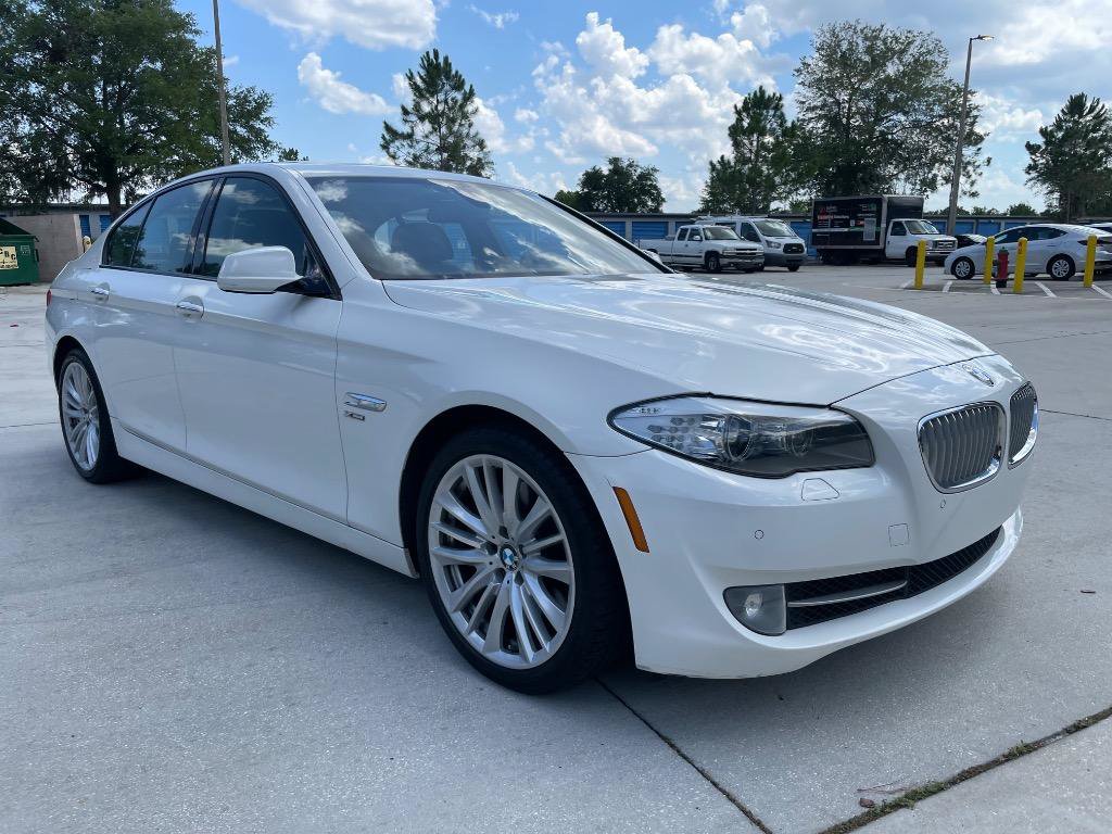 Used 2011 BMW 550i xDrive Sedan AWD/4WD image 10