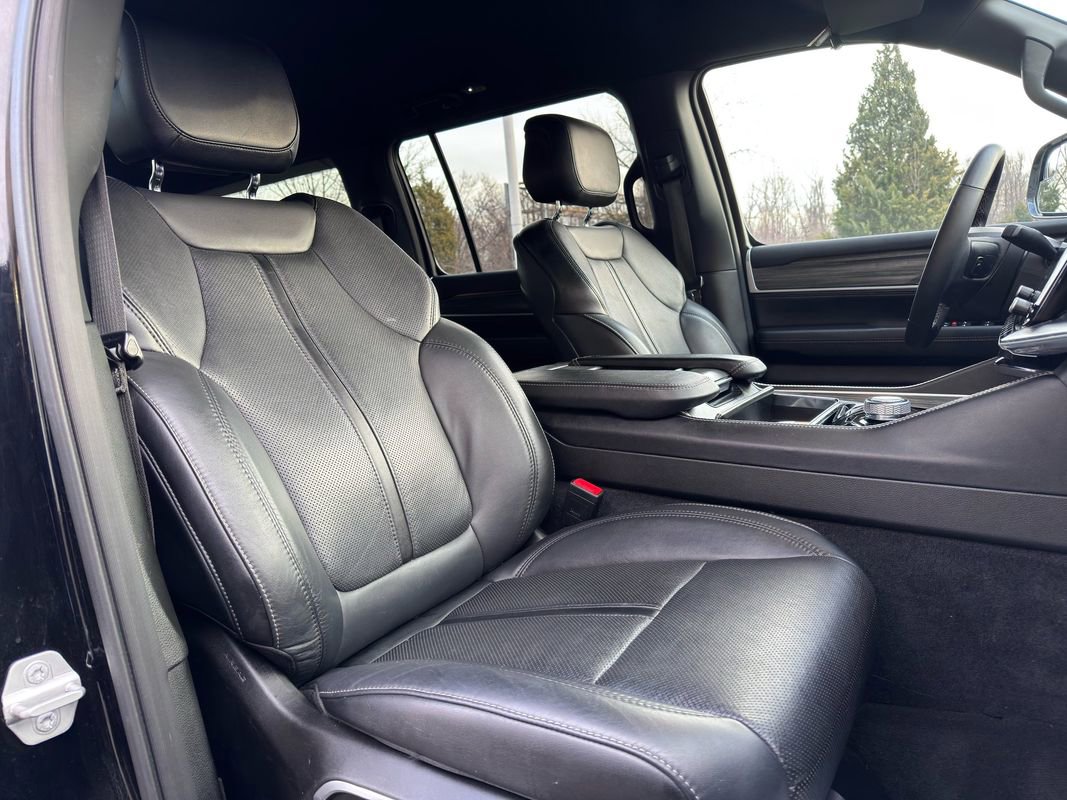 Used 2024 Jeep Wagoneer L Series II w/ Flexible Seating Group image 33