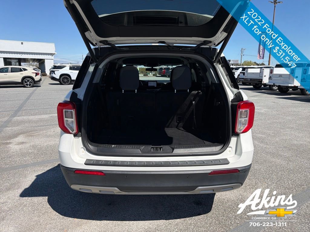 Used 2022 Ford Explorer XLT w/ Equipment Group 202A image 9