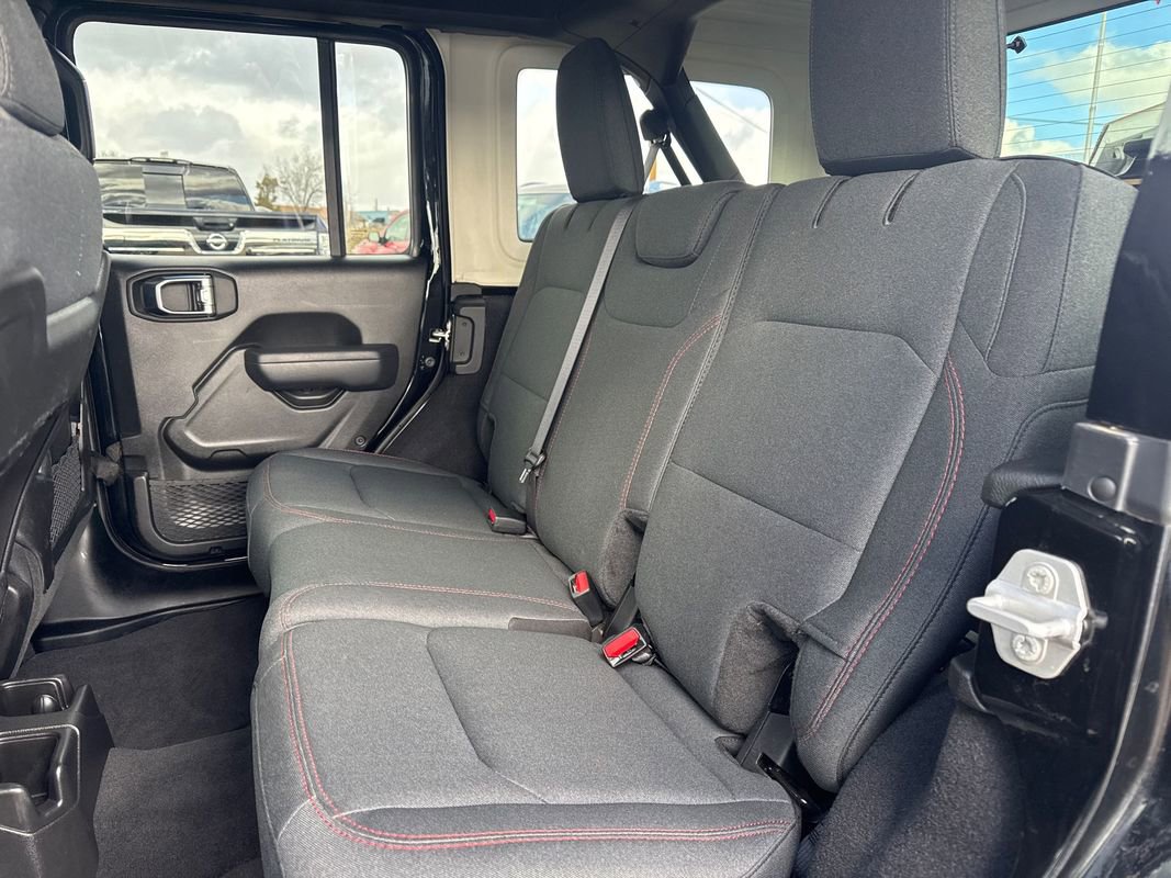 Used 2025 Jeep Wrangler Unlimited Rubicon image 7