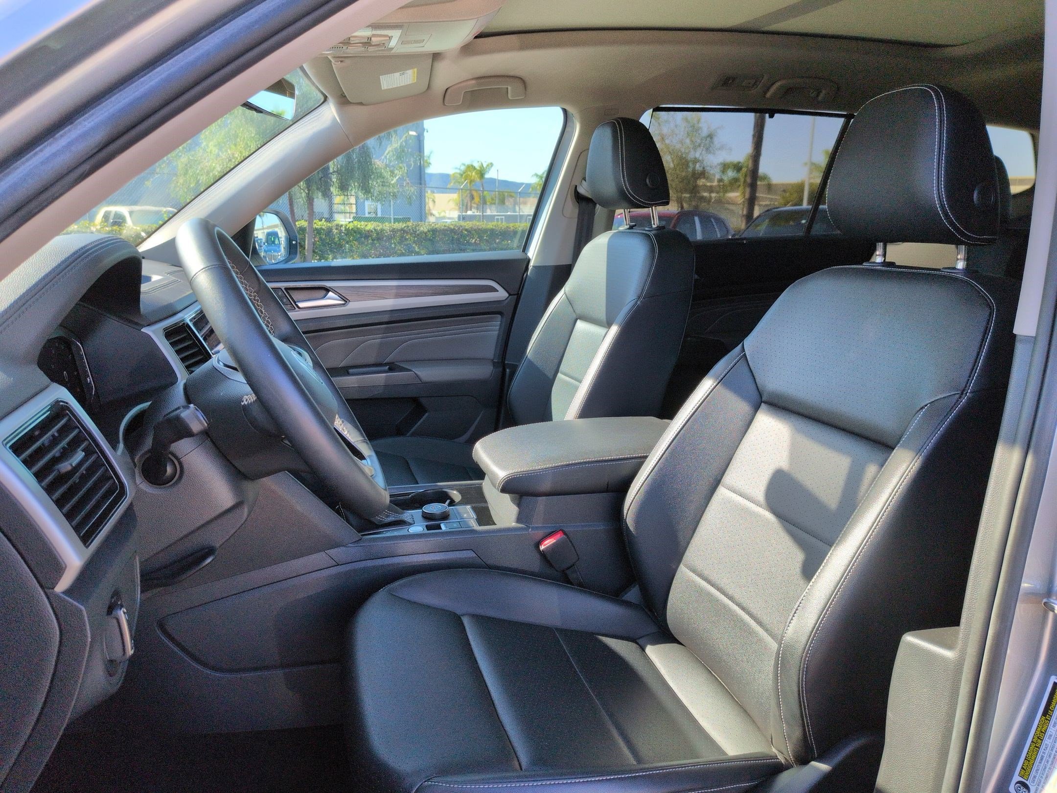 Used 2023 Volkswagen Atlas SE w/ Panoramic Sunroof Package image 16