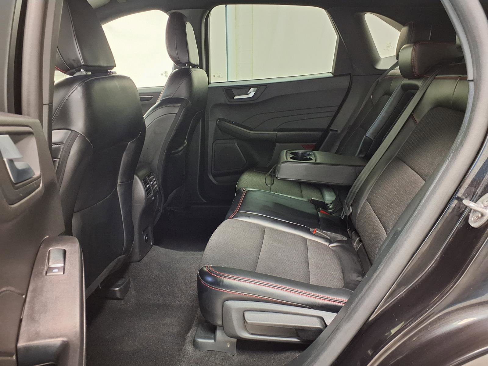 Used 2025 Ford Escape ST-Line AWD/4WD image 25