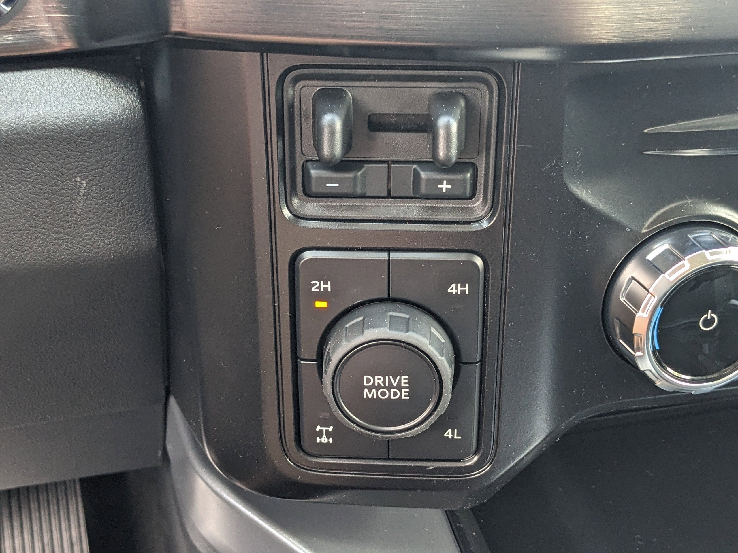 New 2025 Ford F250 Lariat w/ Lariat Ultimate Package image 27
