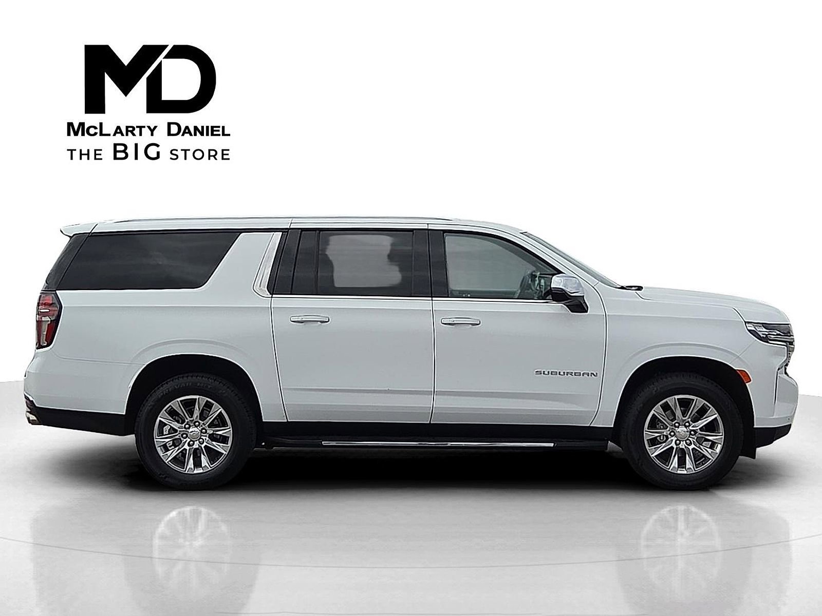 Used 2023 Chevrolet Suburban Premier image 6