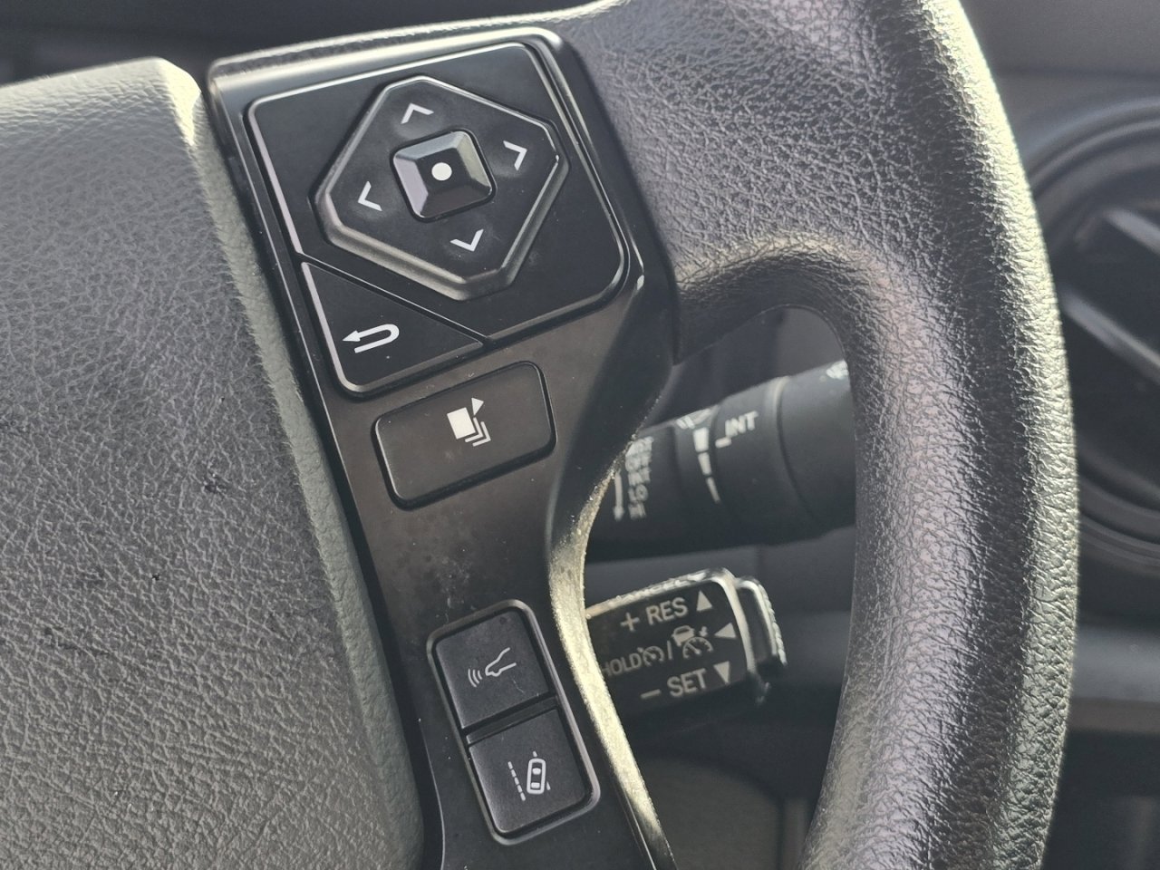 Used 2023 Toyota Tacoma SR image 22