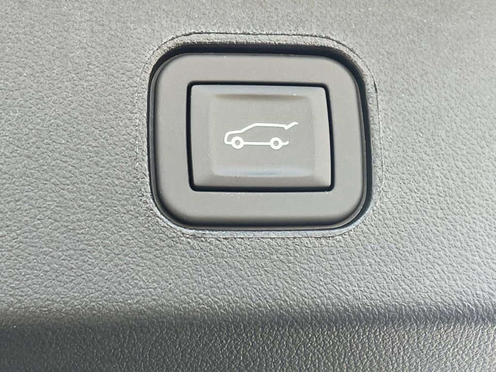 New 2026 Cadillac Lyriq Signature Sport image 12