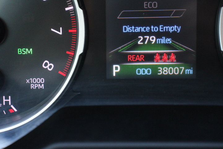 Certified 2022 Toyota RAV4 XLE w/ Convenience Package FWD image 28