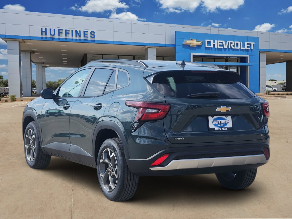 New 2026 Chevrolet Trax LT w/ Driver Confidence Package FWD image 4