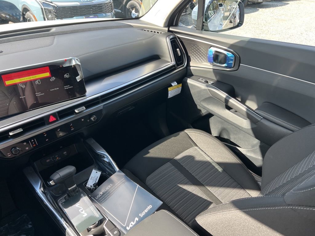 New 2026 Kia Sorento LX FWD image 11