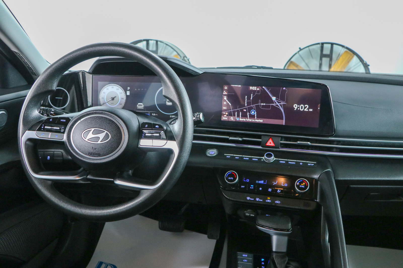 Used 2024 Hyundai Elantra SEL FWD image 17