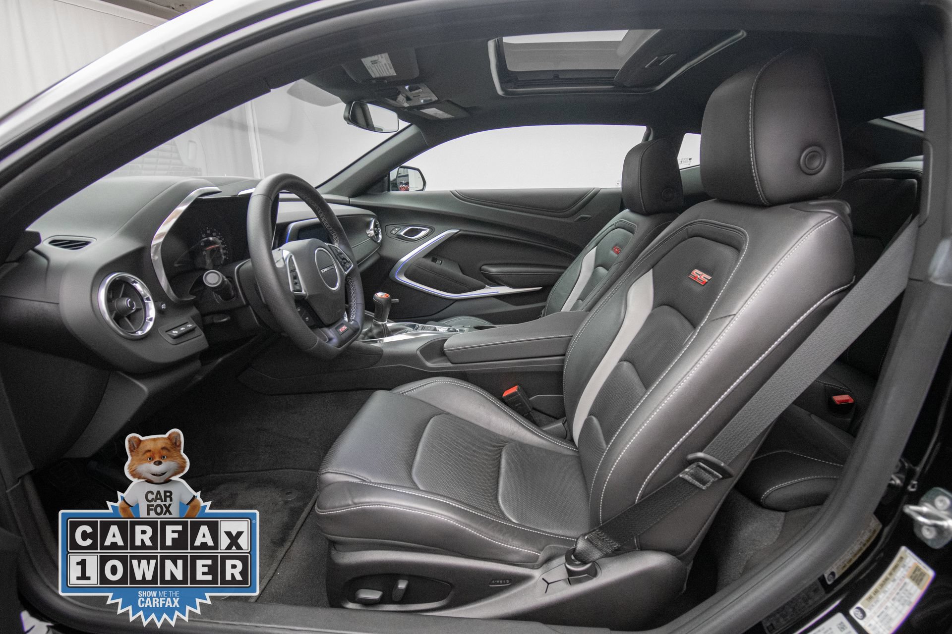 Used 2018 Chevrolet Camaro SS RWD image 11