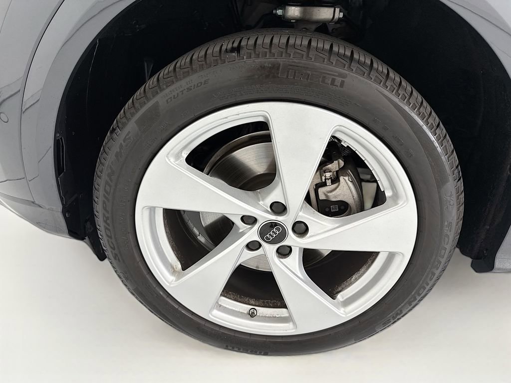 Certified 2025 Audi Q5 Premium Plus w/ Premium Plus image 29