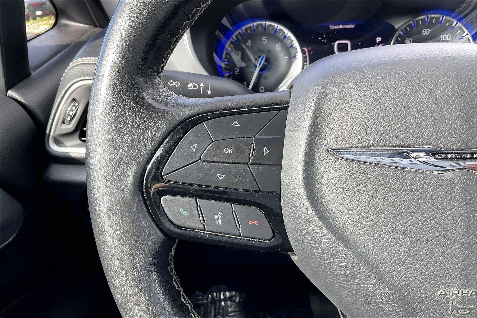 Used 2021 Chrysler Pacifica Touring-L w/ S Appearance Package FWD image 17