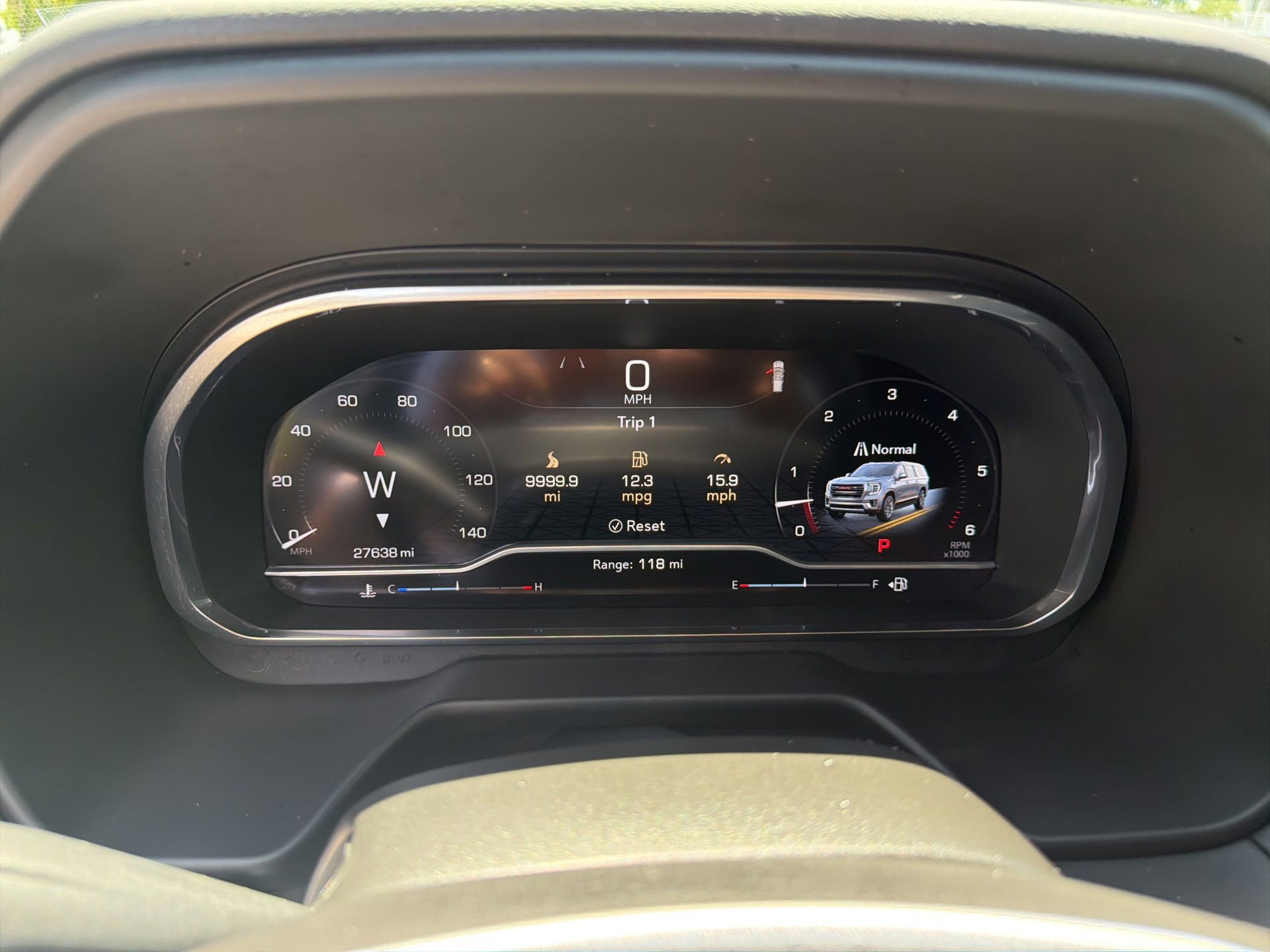 Used 2023 GMC Yukon SLE w/ Gmc Pro Safety Plus Package RWD image 34