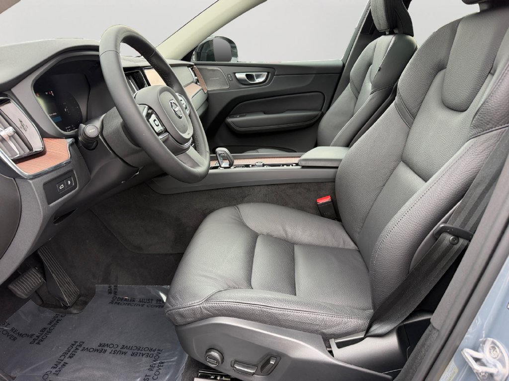 Certified 2024 Volvo XC60 T8 Plus w/ Climate Package AWD/4WD image 16