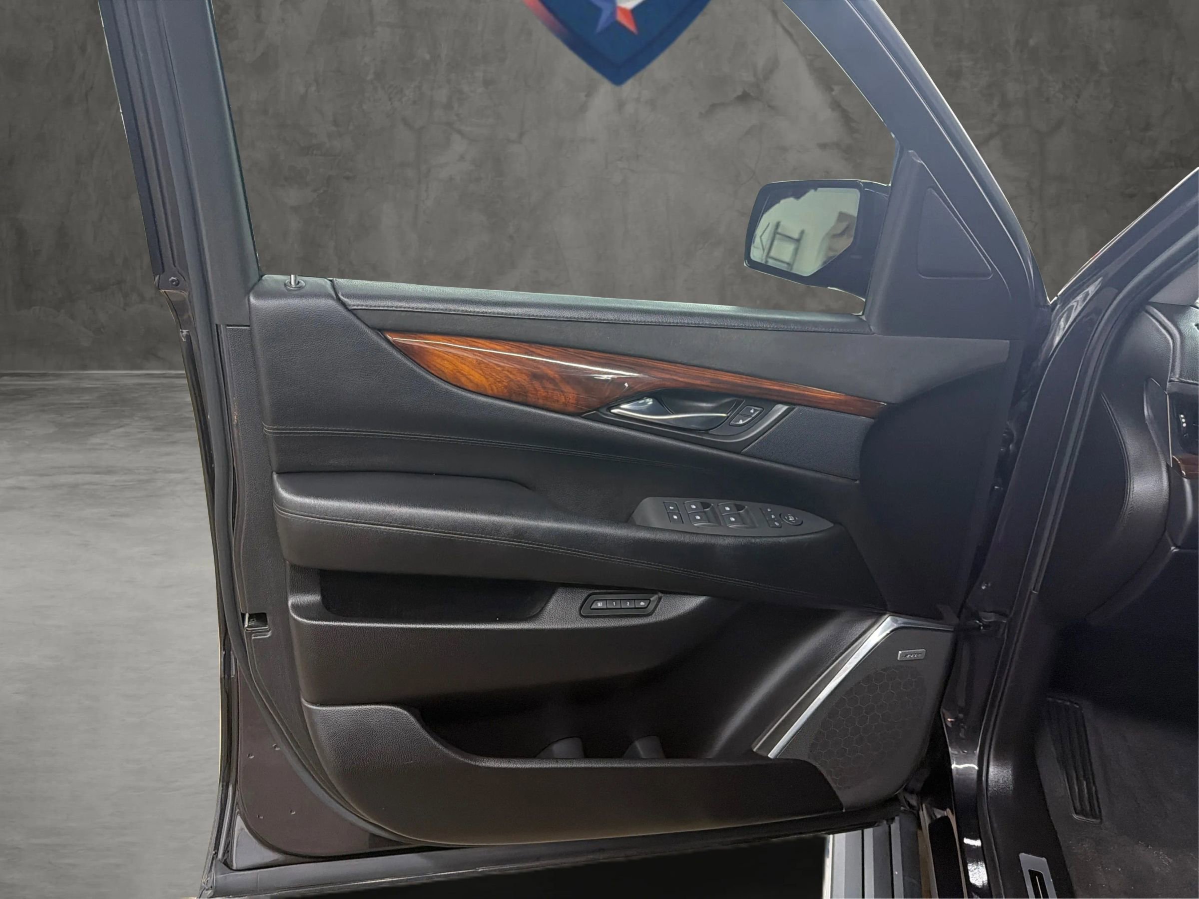 Used 2015 Cadillac Escalade Premium image 45